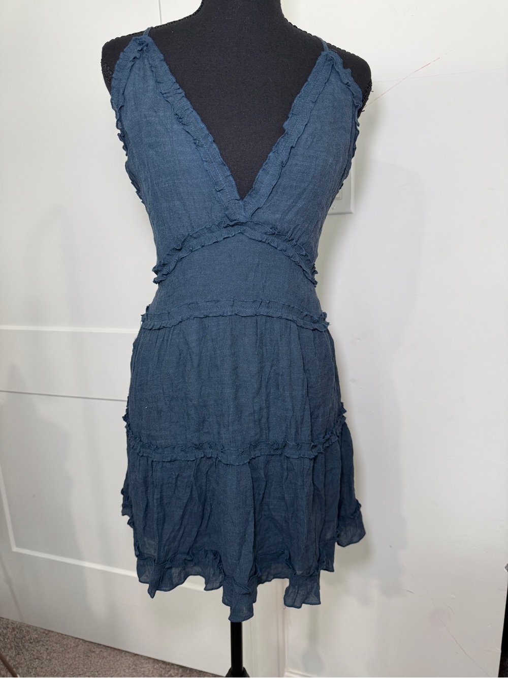 BaeVely Ruffle Tiered Raw Edge Mini Dress EUC Size Large